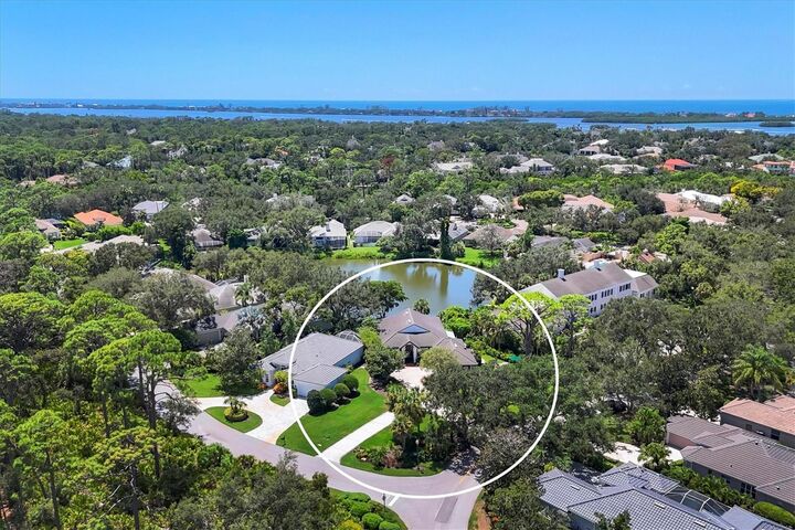 Property Photo:  17 Bayhead Lane  FL 34229 