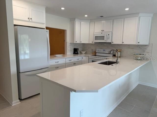 Property Photo: 6120 Country Club Way 207 FL 34243