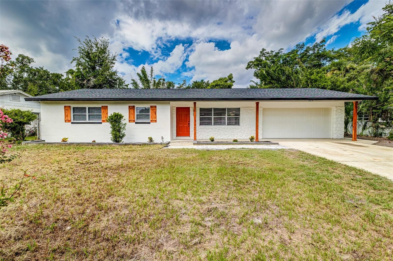 Property Photo: 225 Hamlin Drive FL 32730