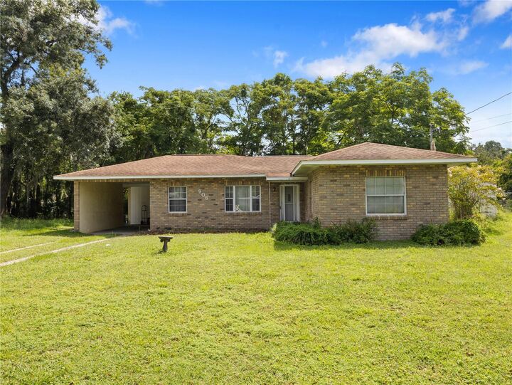 Property Photo: 906 Oak Drive FL 34748