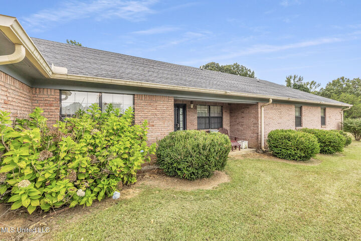 Property Photo: 70 Harris Chapel Rd Road MS 38635
