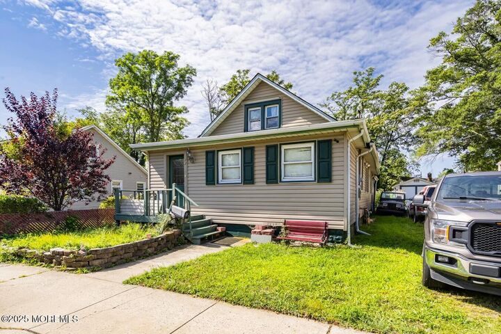 33 Oakwood Place  Keansburg NJ 07734 photo