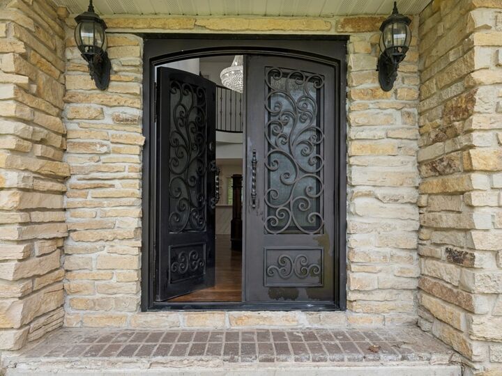 Property Photo: 349 Spring Creek Road IL 60010