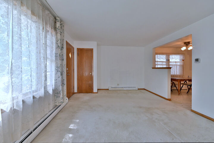 Property Photo: 2924 N Dawson Avenue IL 60618