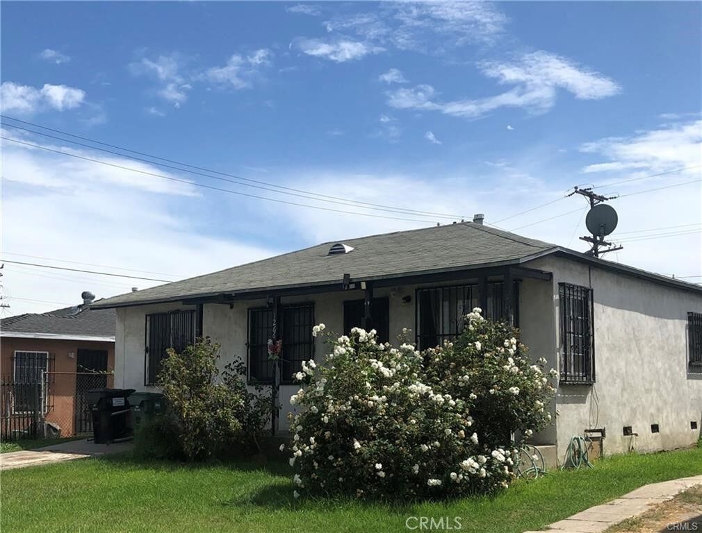 Property Photo: 1264 E 87th Street CA 90002