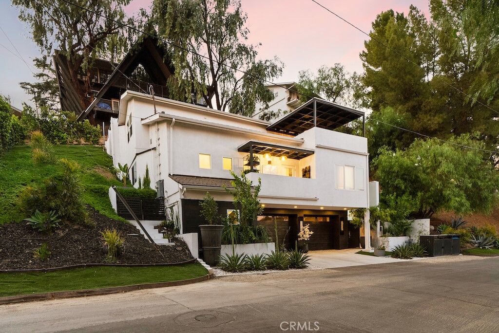 Property Photo: 5305 Campo Rd CA 91364