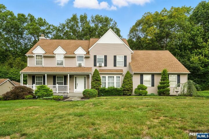 22 Winding Hollow Drive  Jefferson Township NJ 07438 photo