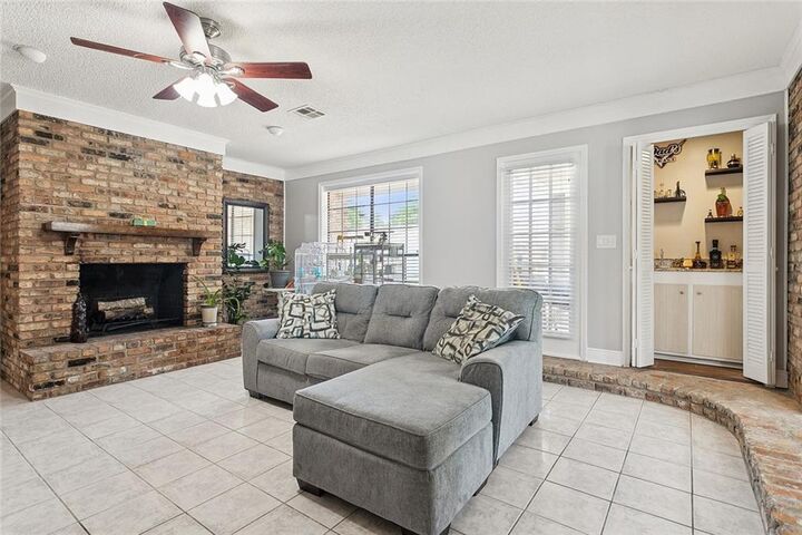 Property Photo:  202 Woodbridge Boulevard  LA 70401 