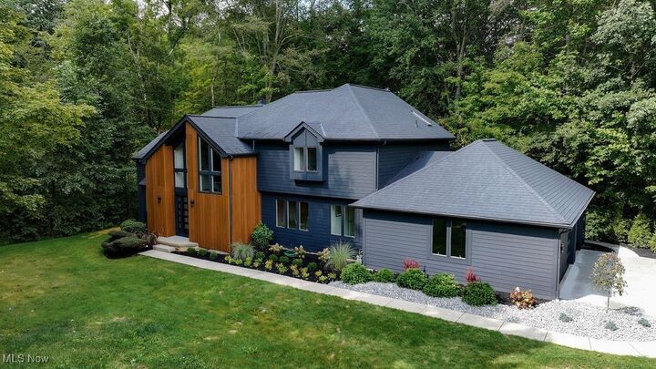 Property Photo: 17860 Northwood Lakes Drive OH 44023