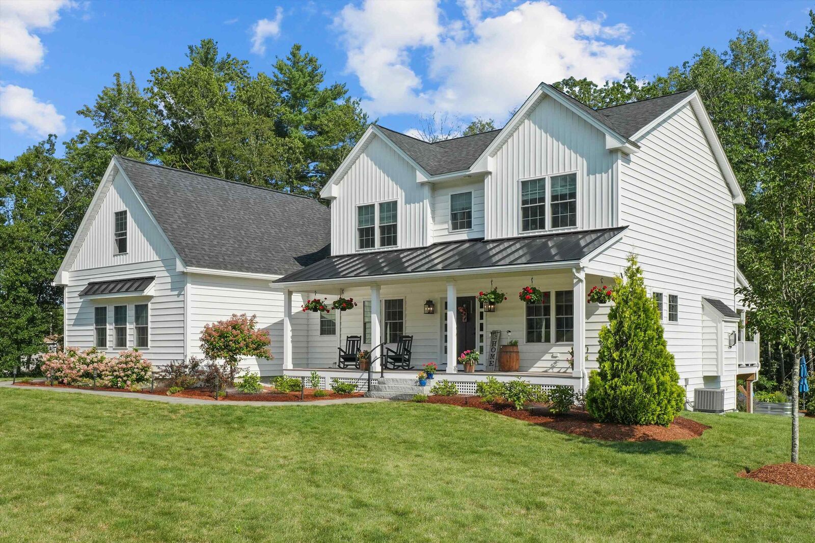 Property Photo: 1 Cottonwood Lane NH 03079