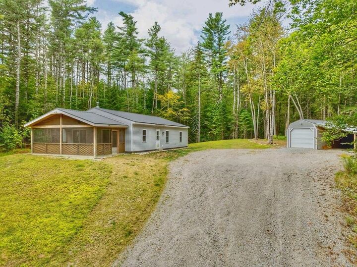 Property Photo:  286 Presidential Drive  NH 03280 