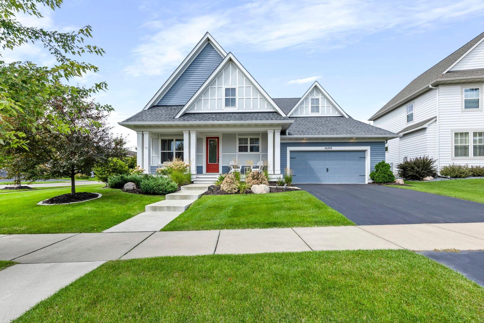 Property Photo:  16202 Elkhorn Trail  MN 55044 