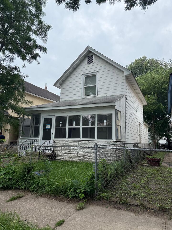 2534 17th Avenue S  Minneapolis MN 55404 photo