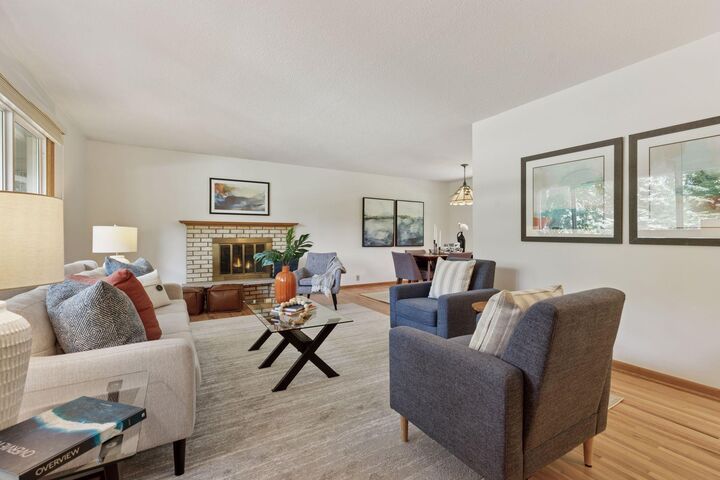 Property Photo: 2020 Valders Avenue N MN 55427