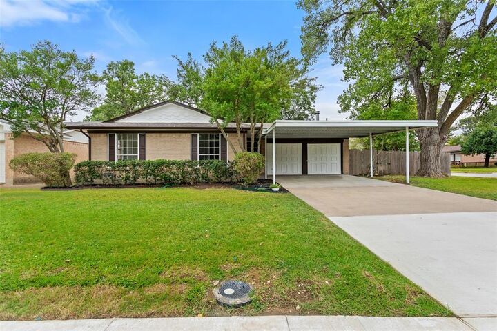 Property Photo: 1837 South Parkway TX 75149