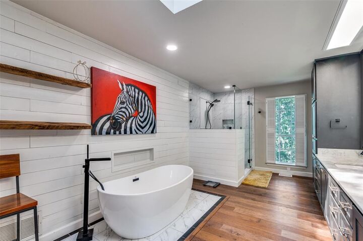 Property Photo: 2715 Green Oaks Boulevard TX 76017