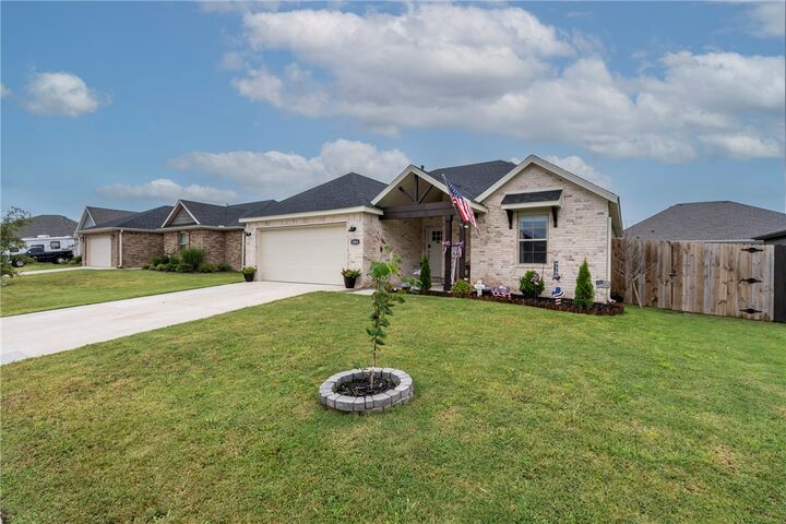 Property Photo: 2004 E Hudson Drive AR 72761