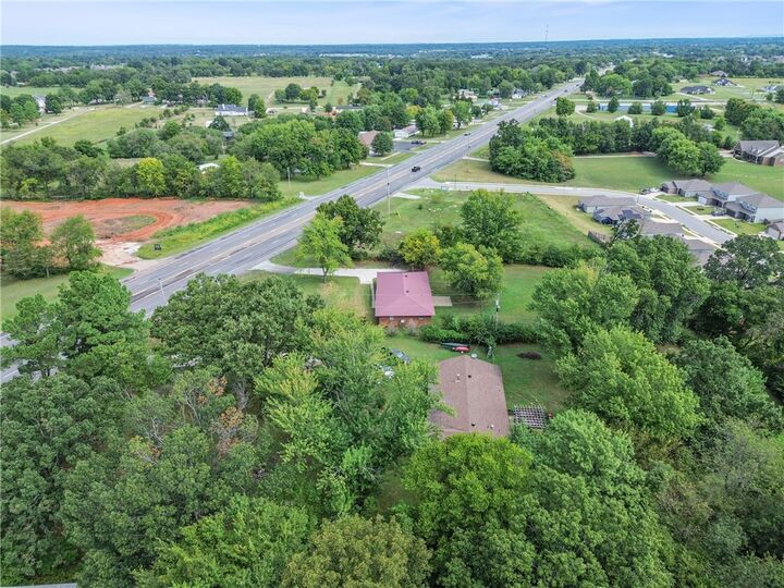 Property Photo:  3411 E Heritage Parkway  AR 72730 