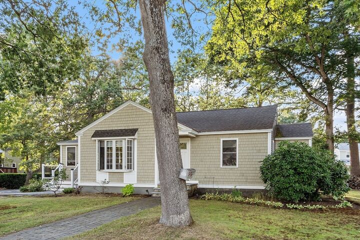 Property Photo:  11 Nelson Ave  MA 01876 