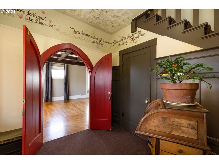 Property Photo:  3123 SE 31st Ave  OR 97202 
