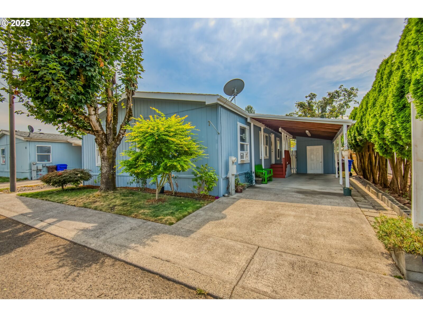 Property Photo: 3201 NE 223rd Ave 7 OR 97024