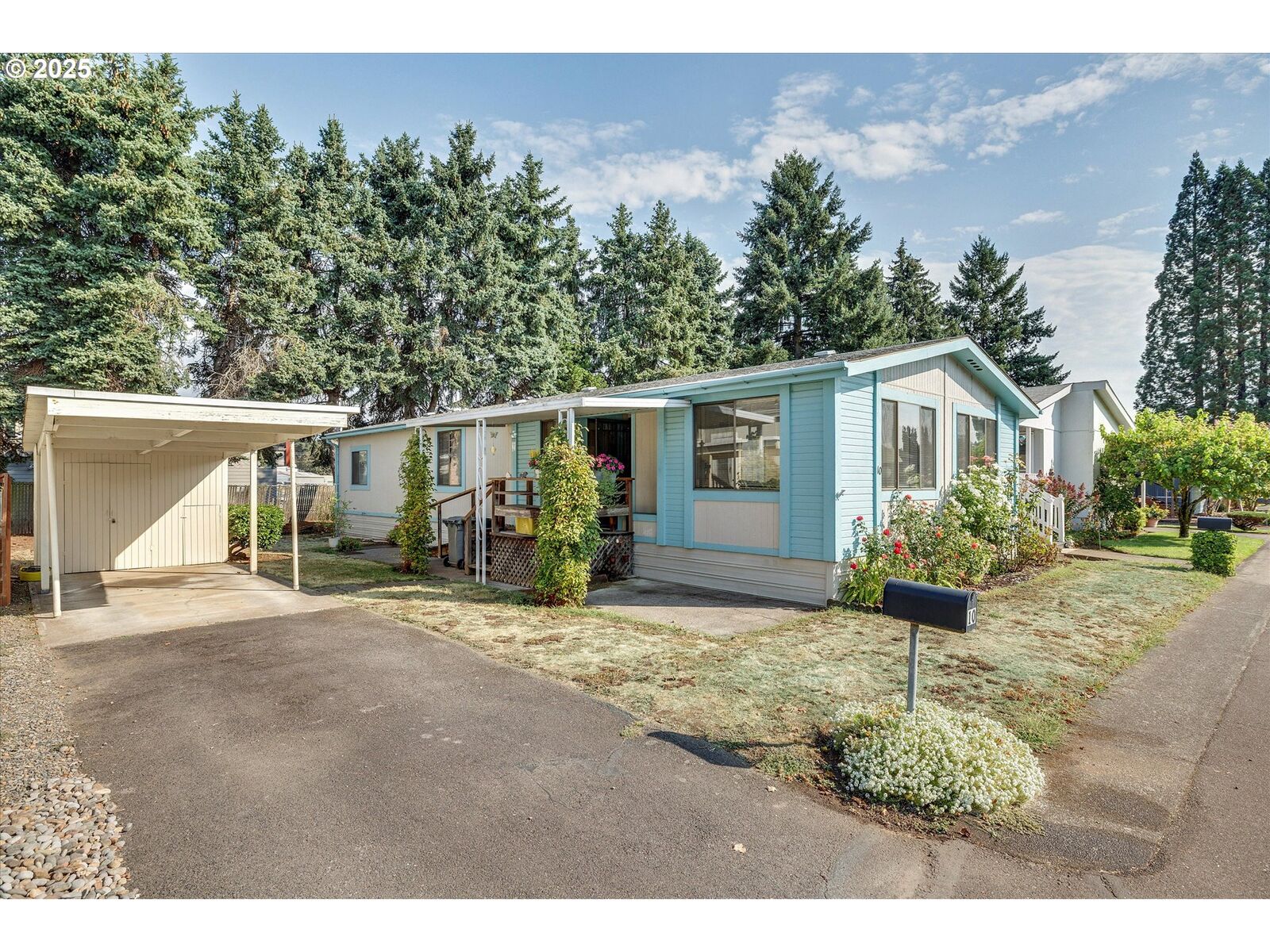Property Photo: 835 SE 1st Ave 10 OR 97013
