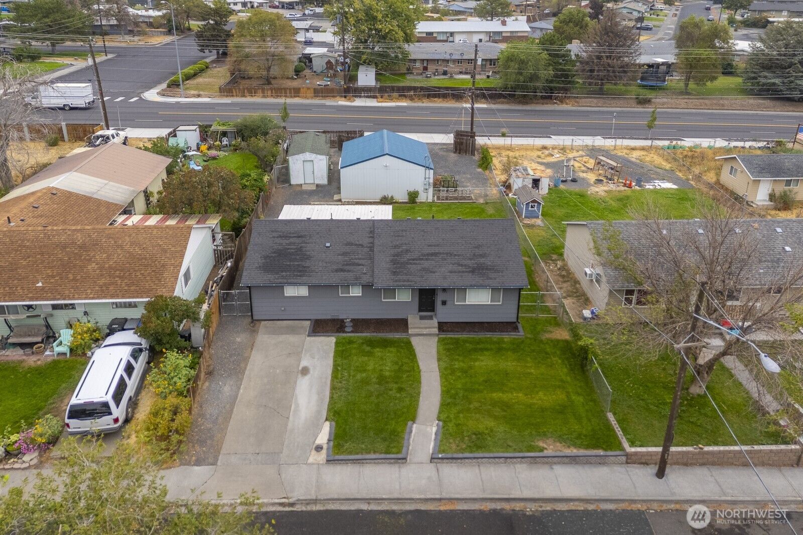 Property Photo:  630 W Loop Drive  WA 98837