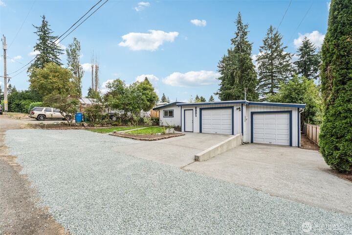 Property Photo: 2531 NE 204th Street WA 98155
