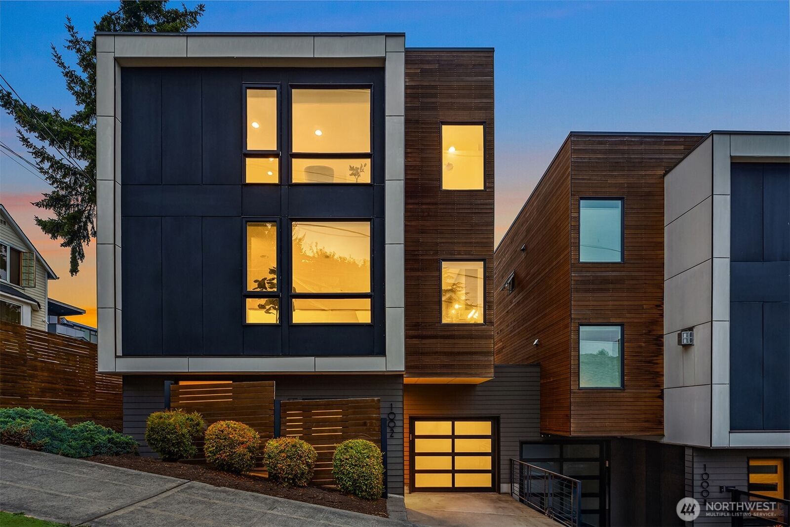 Property Photo: 1002 5th Avenue N WA 98109