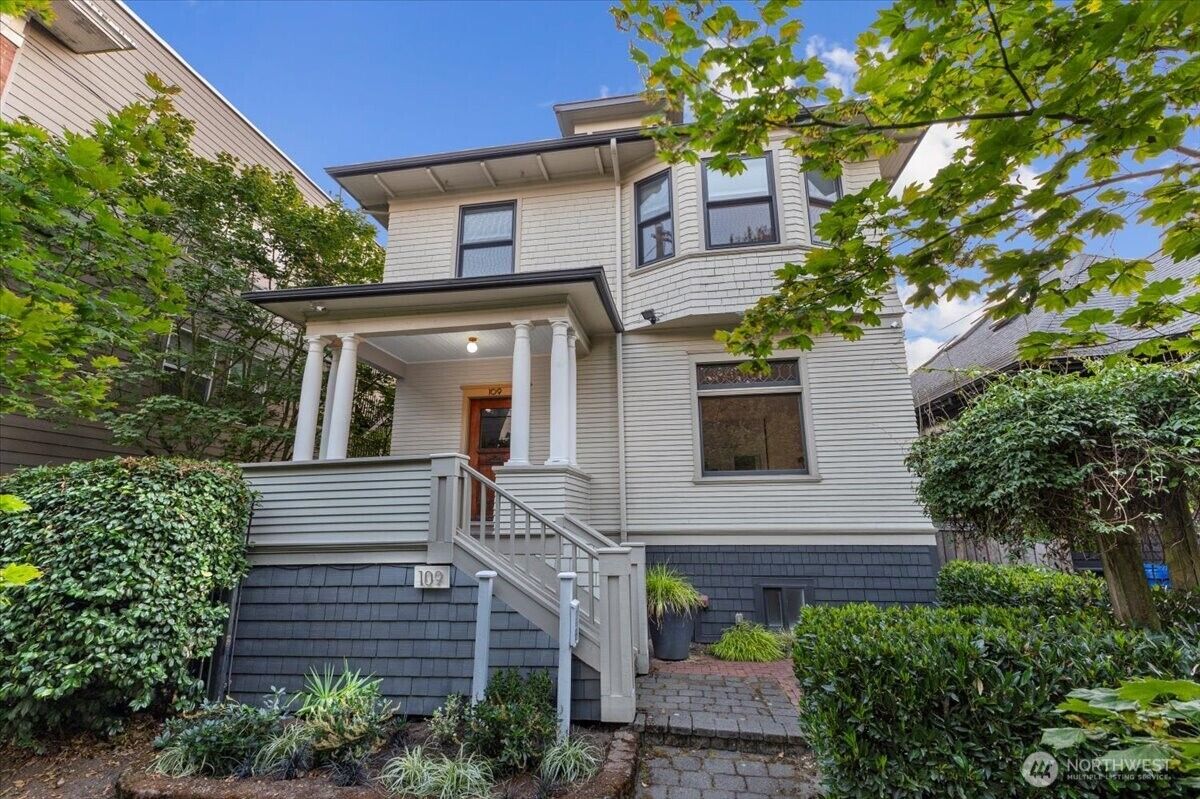 Property Photo: 109 11th Avenue E WA 98102