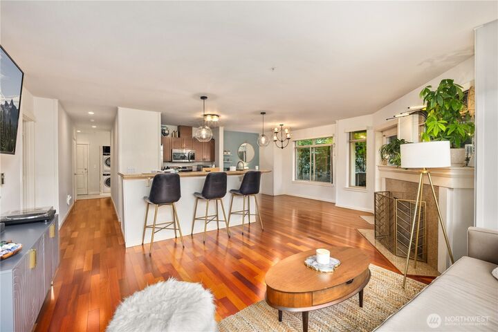 Property Photo: 1000 Aurora Avenue N N210 WA 98109