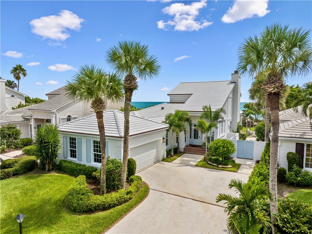 Property Photo: 171 S Camelia Court FL 32963