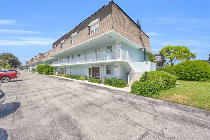 Property Photo: 1901 Indian River Boulevard 105D FL 32960