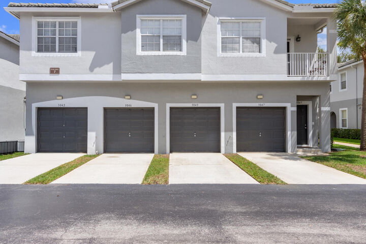 Property Photo:  3043 Grandiflora Drive  FL 33467 