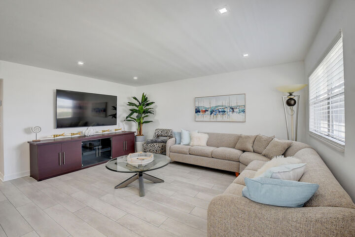 Property Photo:  461 N Brittany J  FL 33446 