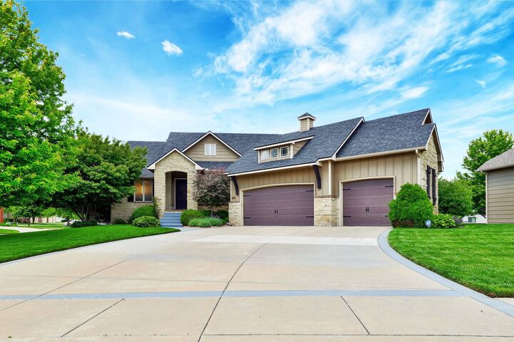 Property Photo: 3911 N Goldenrod St KS 67101