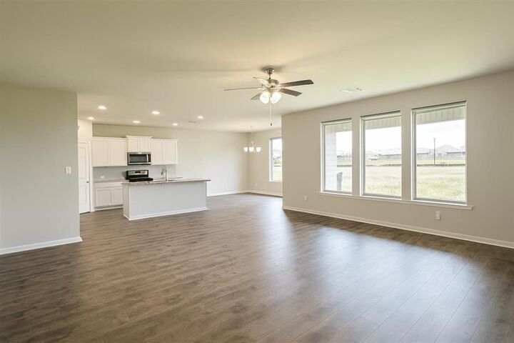 Property Photo: 4667 Tellach LA 70607