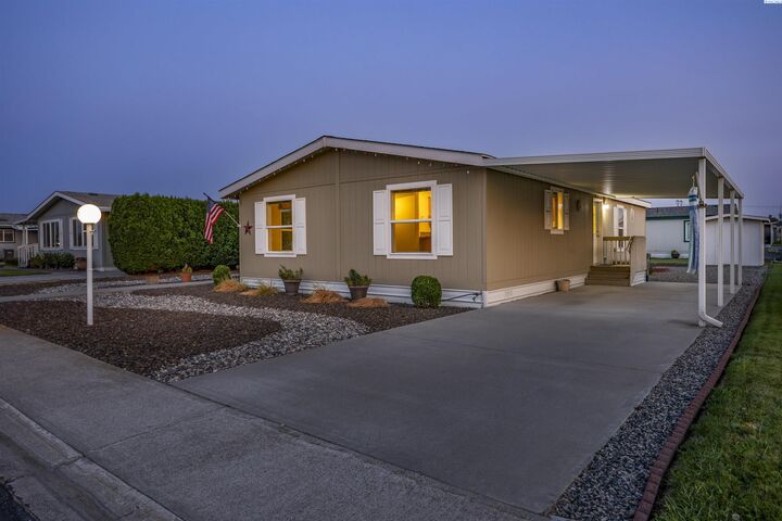 Property Photo: 312 S Columbia Center Blvd #71 WA 99336