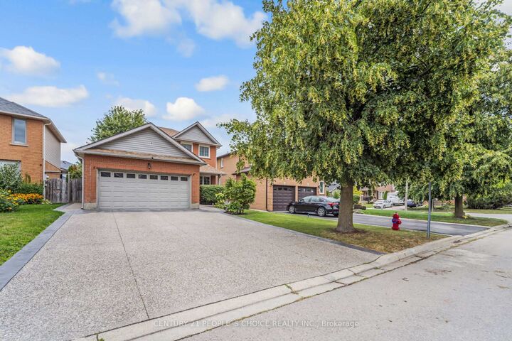 Property Photo:  10 Hillgarden Drive  ON L8J 2S4 