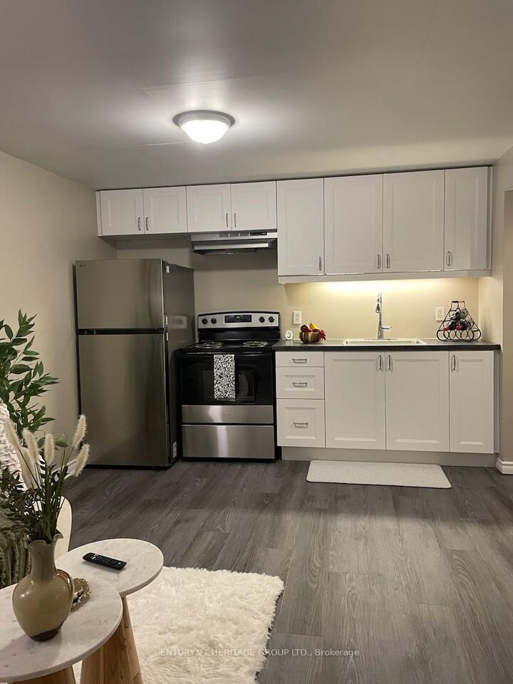 Property Photo: 91 Garden Drive Lower ON L4N 5T9