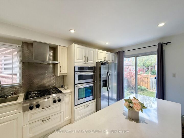 2377 Belcaro Way  Mississauga ON L5M 2M6 photo