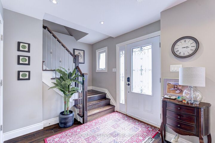 Property Photo: 17 Evesham Crescent ON L6T 3R9