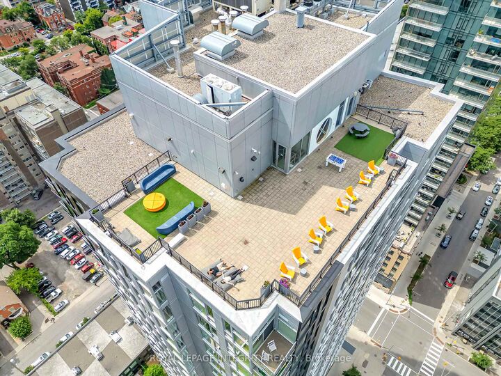 Property Photo: 179 Metcalfe Street 1808 ON K2P 1P7