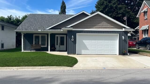 Property Photo:  206 4th Avenue SW  ON N0G 1L0 