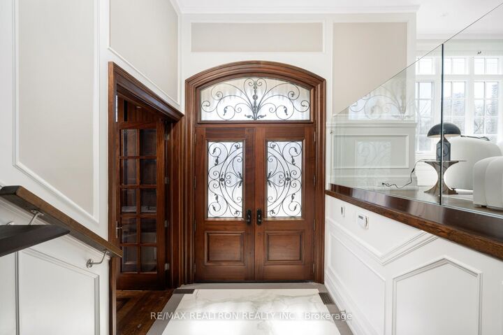 Photo de la propriété: 86 Hillcrest Avenue ON M2N 3N7
