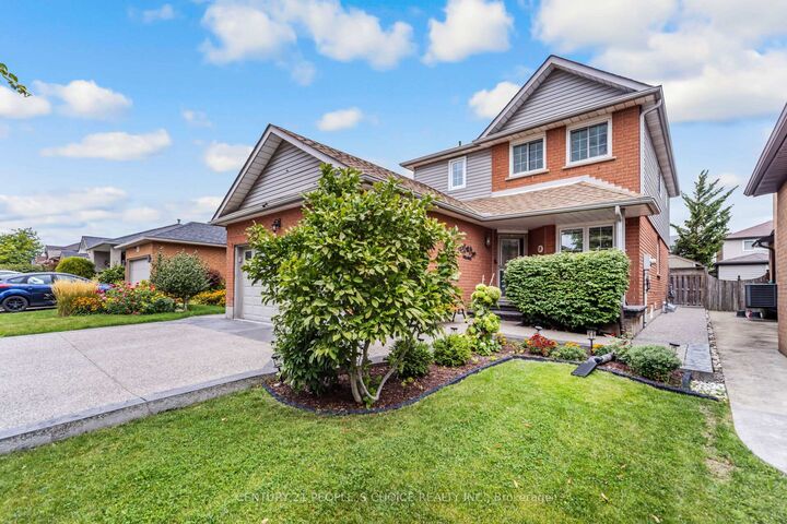 Property Photo: 10 Hillgarden Drive ON L8J 2S4