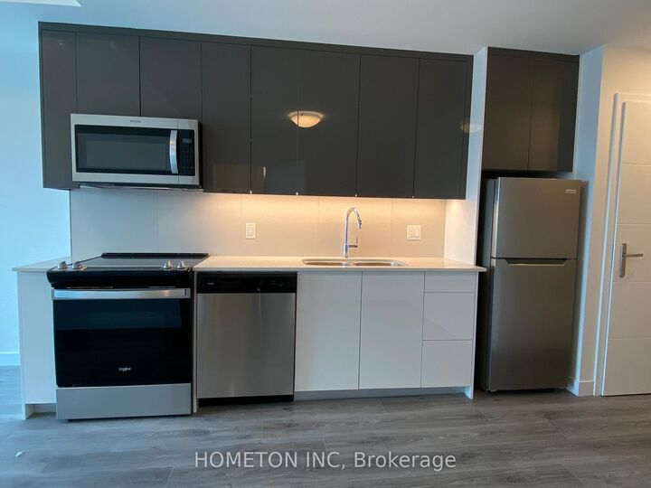 Property Photo:  60 Frederick Street 1603  ON N2H 0C7 