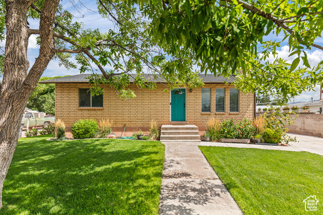 Property Photo:  530 N 600 E  UT 84701 