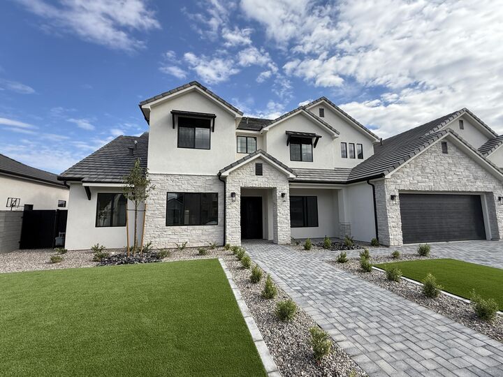 Property Photo: 2715 E Moorland Dr UT 84790