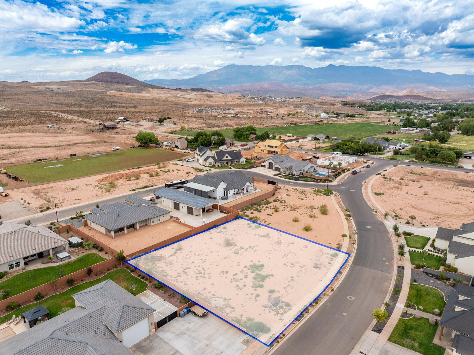 Property Photo: 1688 S 920 W UT 84737